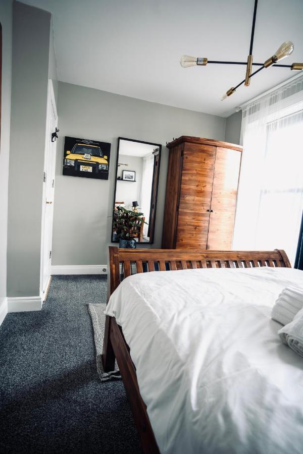 A Stylish 2 Bed Apartment In Cobh Town - Lux Stay Εξωτερικό φωτογραφία